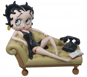 Betty Boop on Brown Sofa - 19.5cm