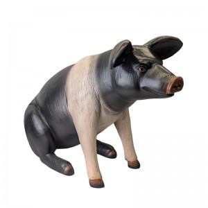 Small Sitting Pig 59cm - Saddleback
