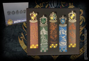 Crest Bookmark Set