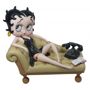 Betty Boop on Brown Sofa - 19.5cm